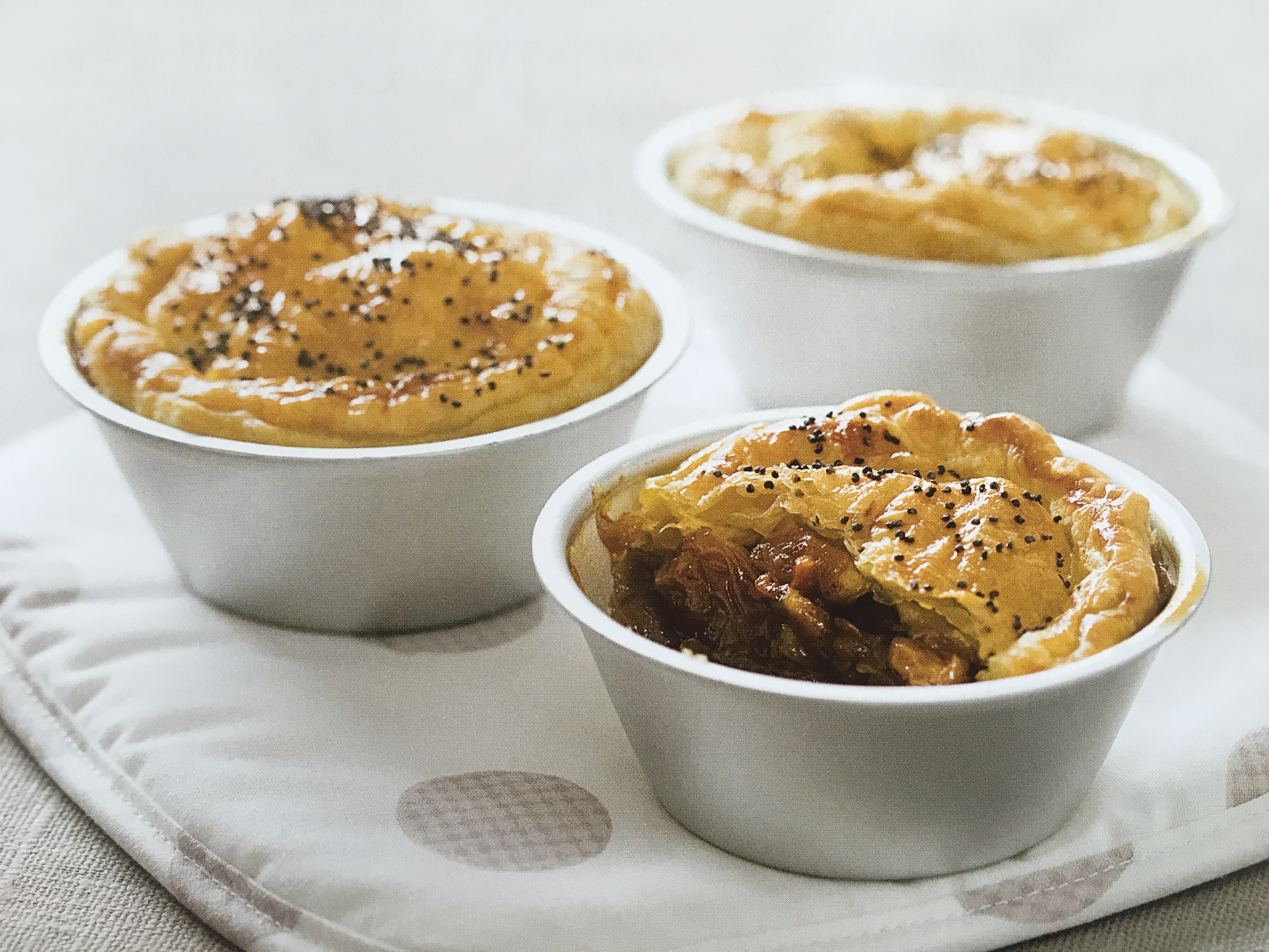 Tourtes au confit d'oignon et raisins secs